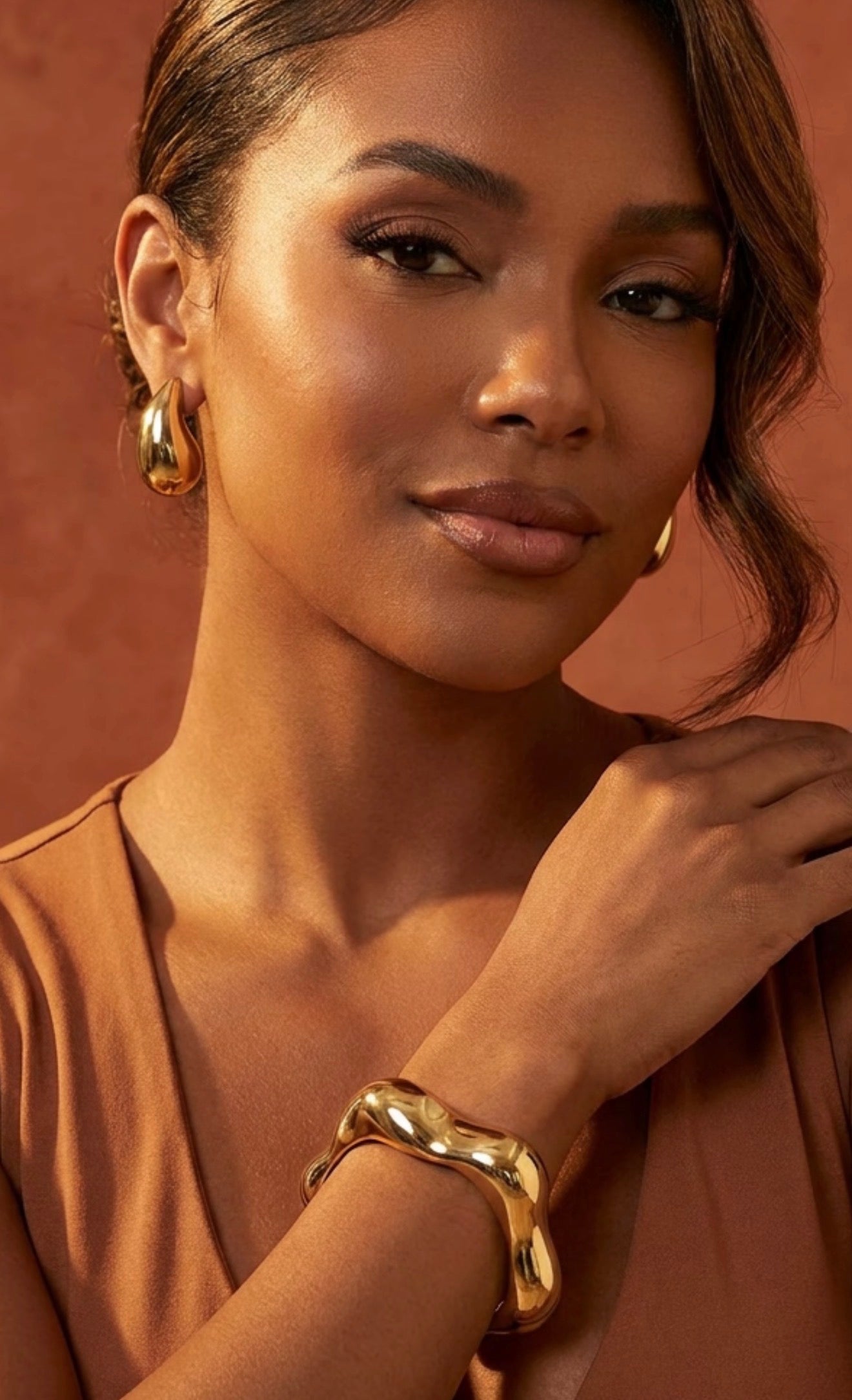 Golden Liquid Wave Bangle & Teardrop Earring Set – Artisan-Inspired Boho Statement