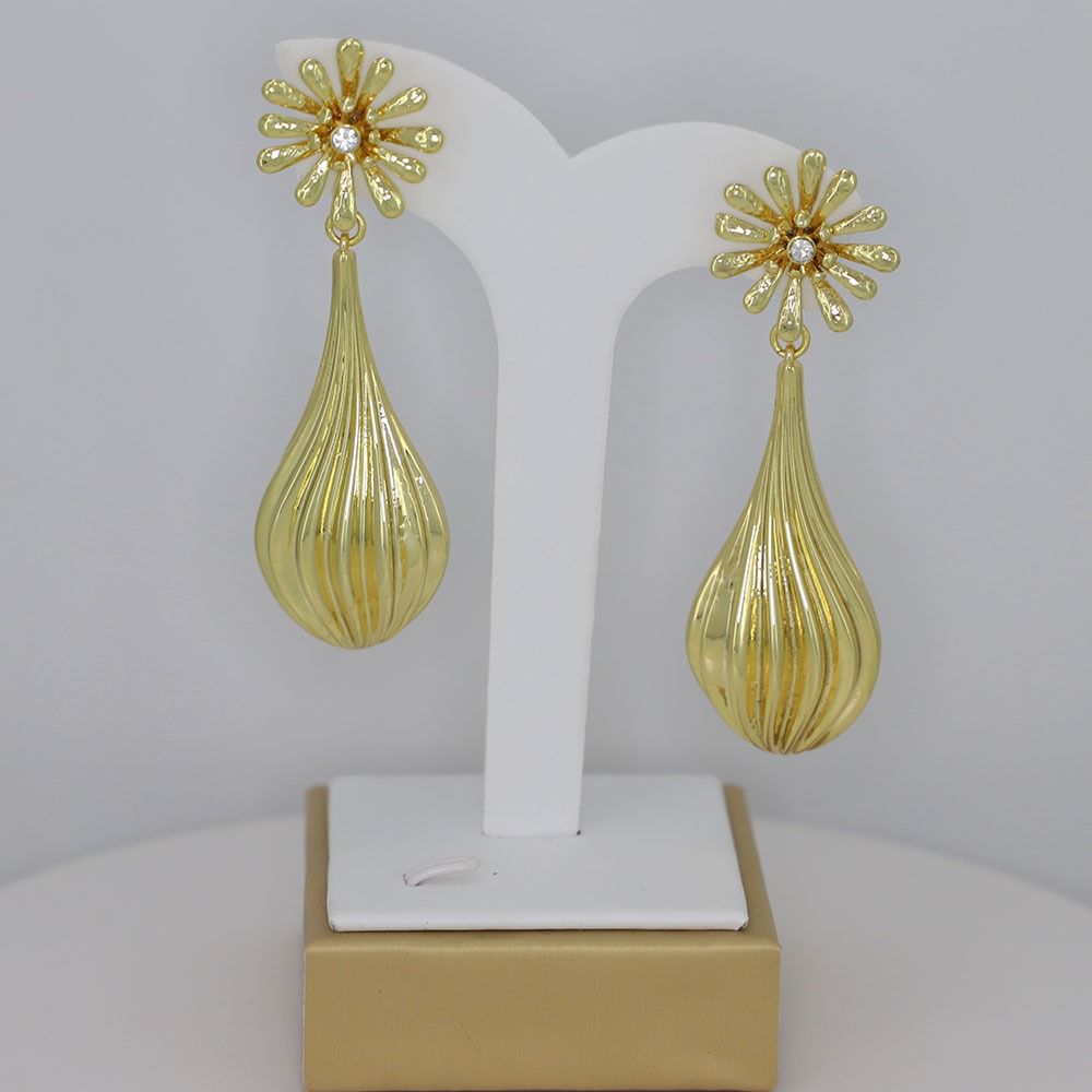 Aarena Drop Earrings