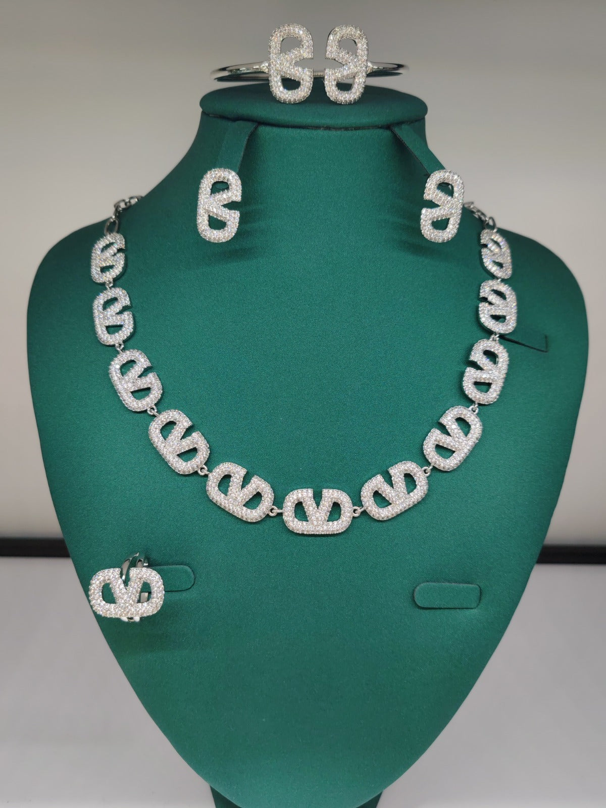 Floreda Vlogo Inspired Rhinestone Jewellery
