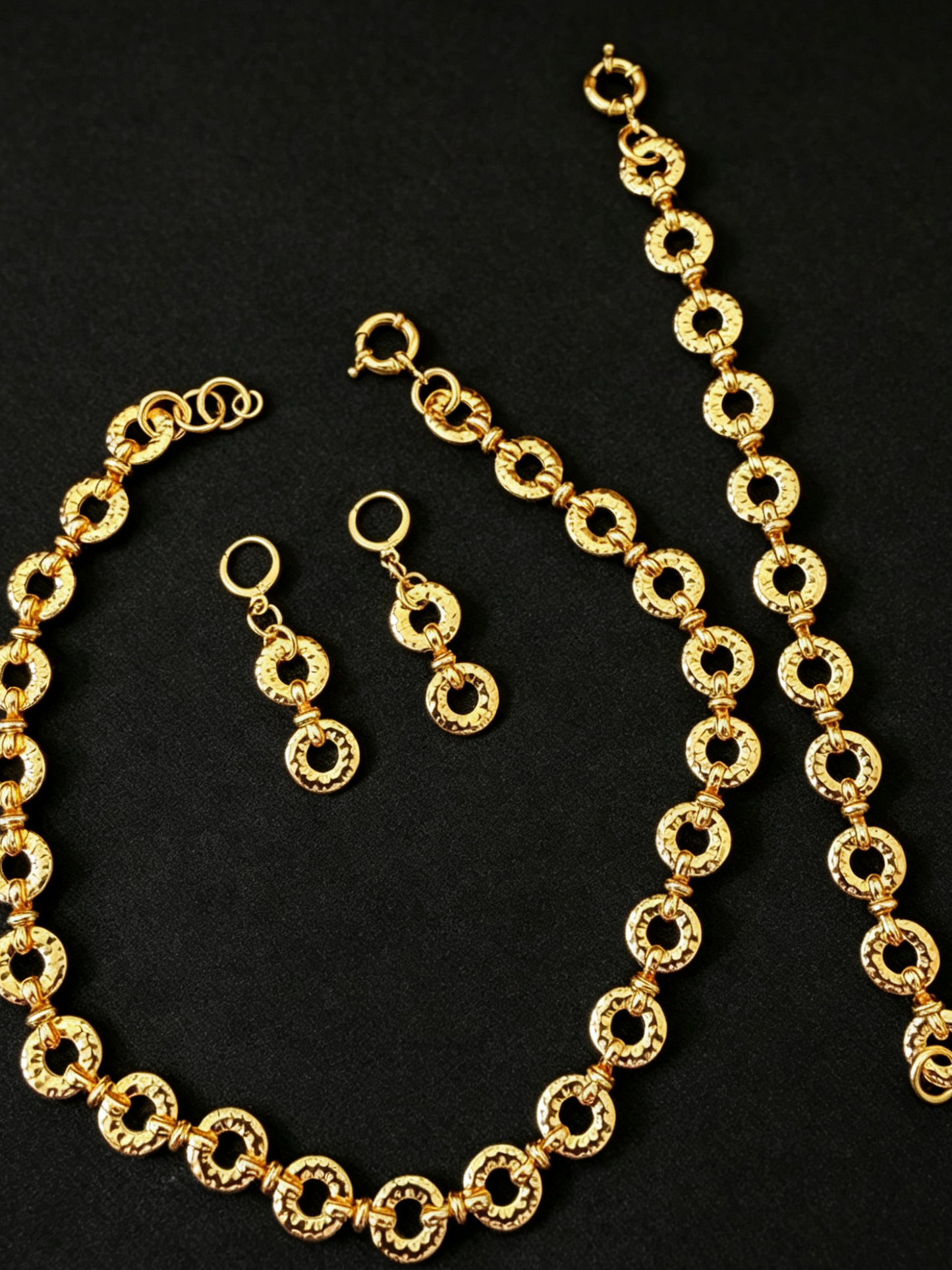 Elegant gold-tone jewelry set