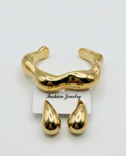 Golden Liquid Wave Bangle & Teardrop Earring Set – Artisan-Inspired Boho Statement