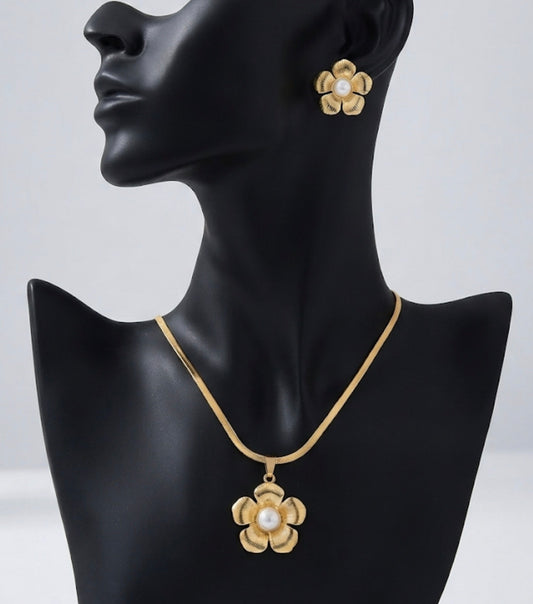 Gold-Tone Floral Pearl Jewelry Set