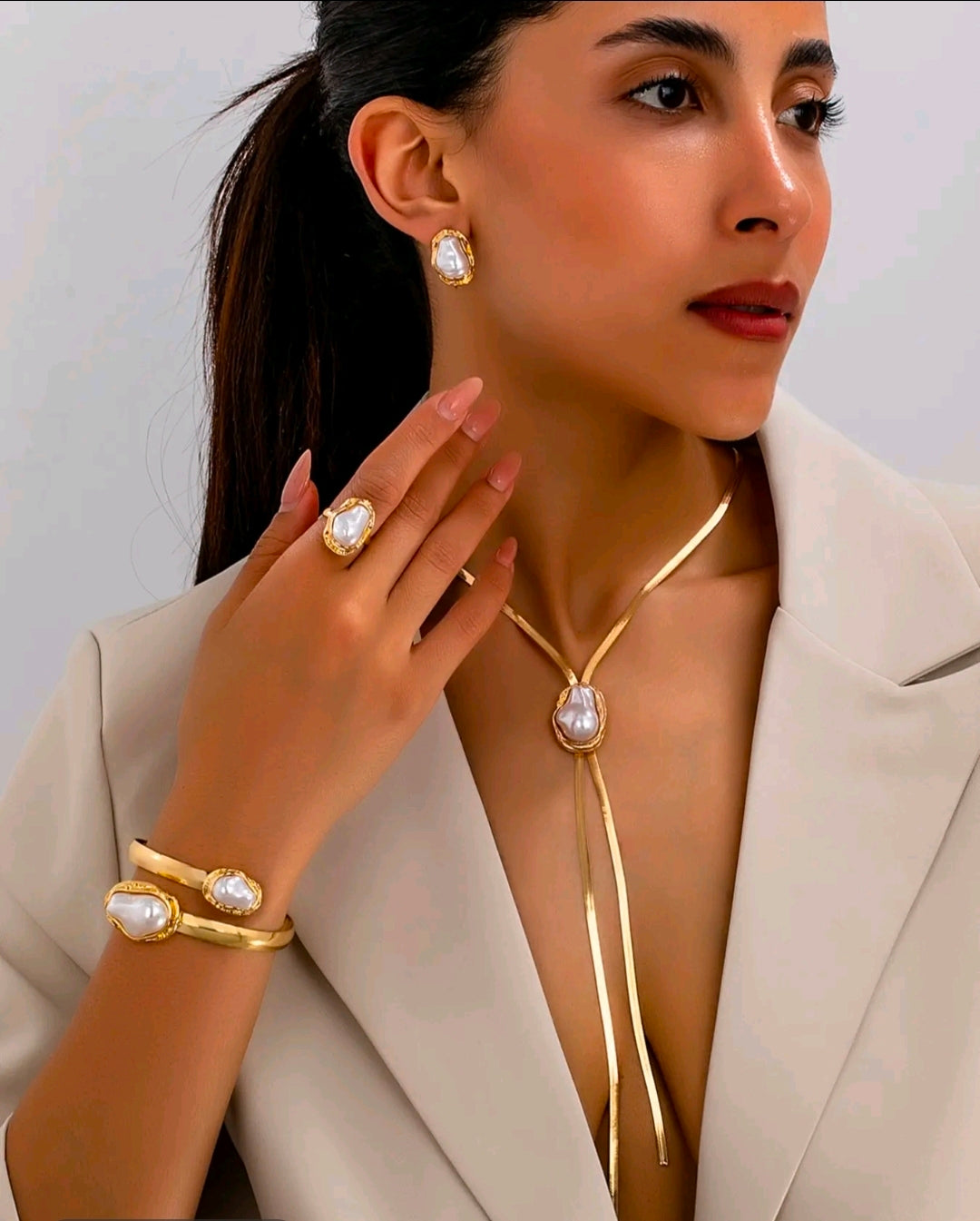 4 Piece Elegant Gold-Tone Pearl Jewelry Set
