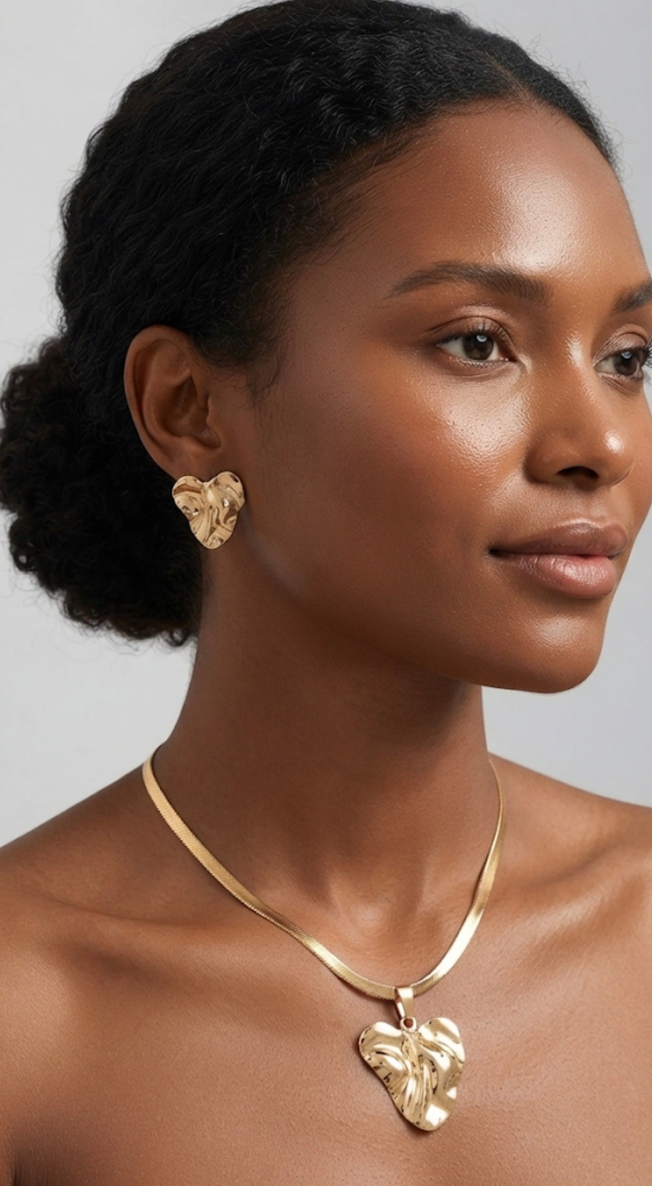 Gold-Tone Organic Heart Pendant Necklace with matching Earrings