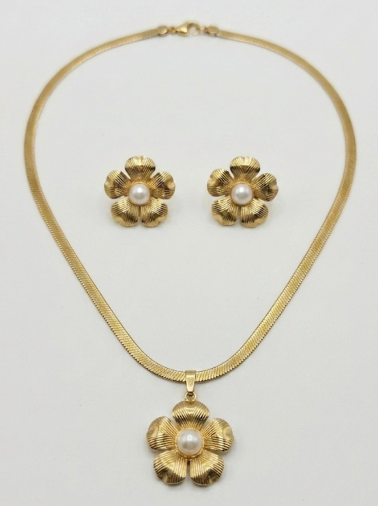 Gold-Tone Floral Pearl Jewelry Set