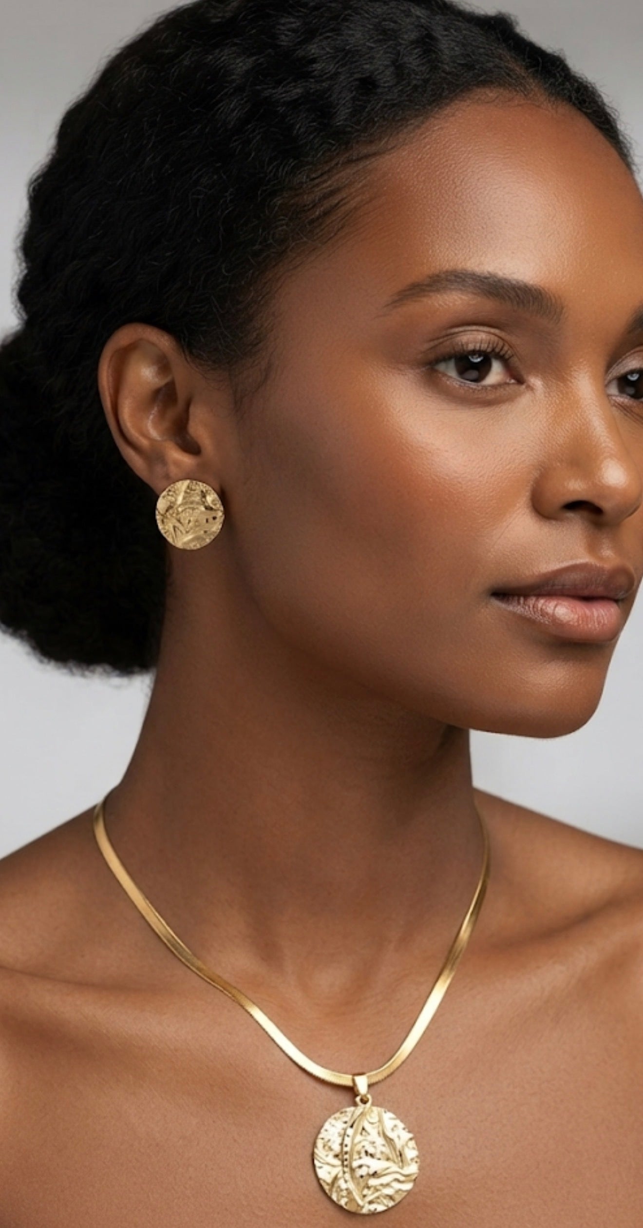 Golden Textured Disc Pendant & Earring Set